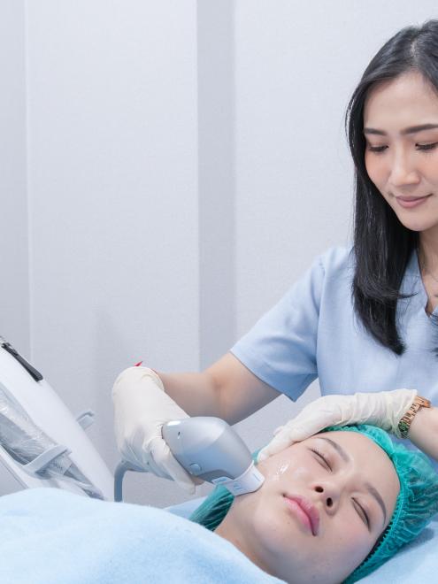 Enchant Clinic — ล็อบบี้และบรรยากาศภายในคลินิก